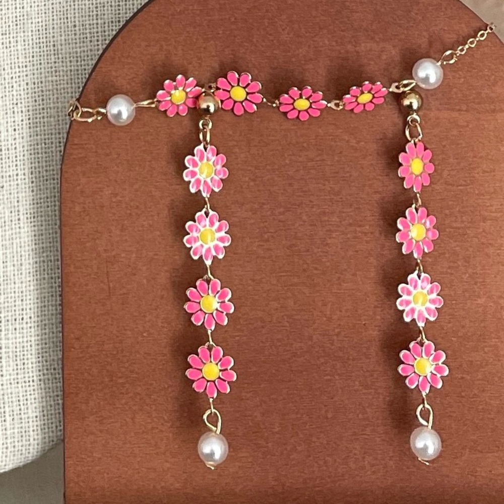 Asymmetric Pink Daisy Chain Lariat Necklace, Earrings & Bracelet Set - Picture 2 of 3